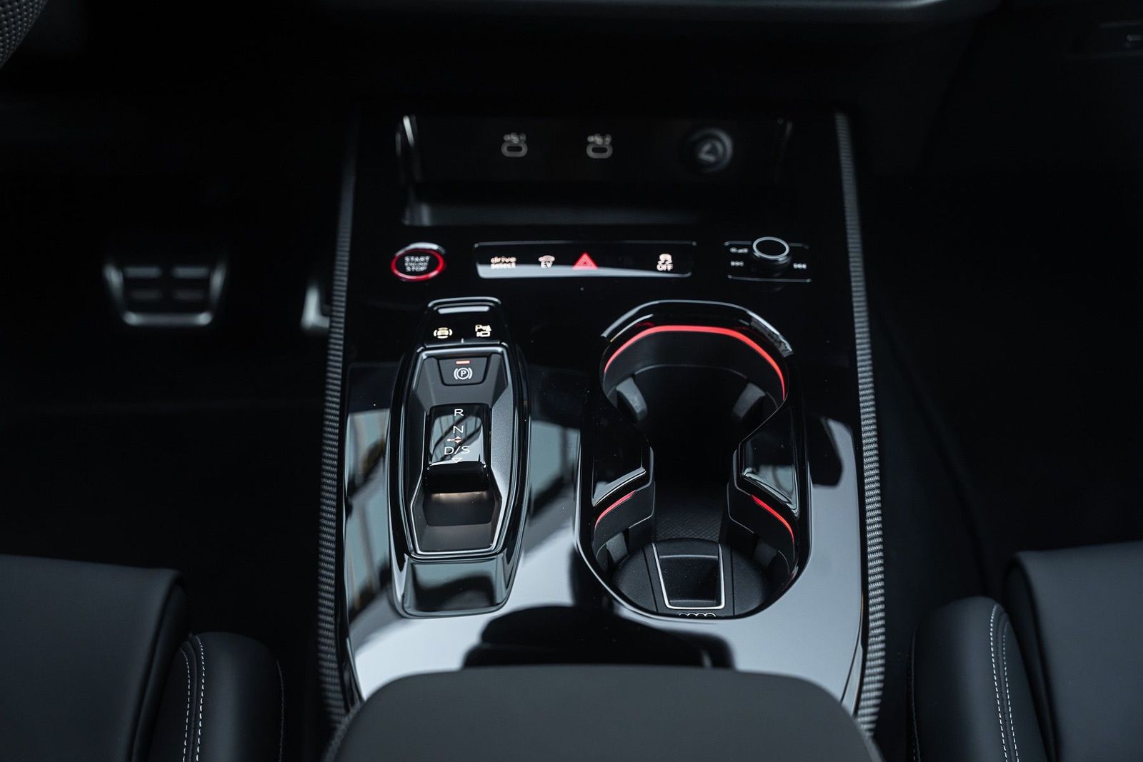 Fahrzeugabbildung Audi RS5 Avant KERAMIK|B&O|TECHPRO|HUD|SPORTPAKET|285