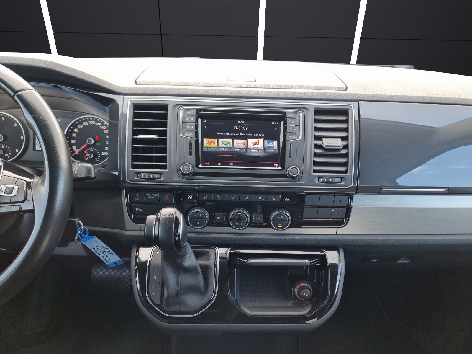 Fahrzeugabbildung Volkswagen T6 Multivan TDI DSG Comfortline LEDER STH 7-SITZ
