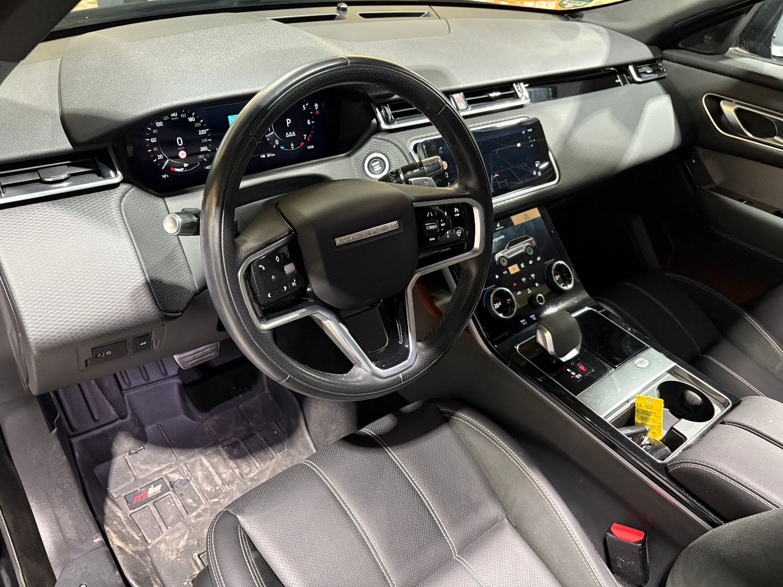 Fahrzeugabbildung Land Rover Range Rover Velar R-Dynamic SE/PANO/MEMORY/APPLE