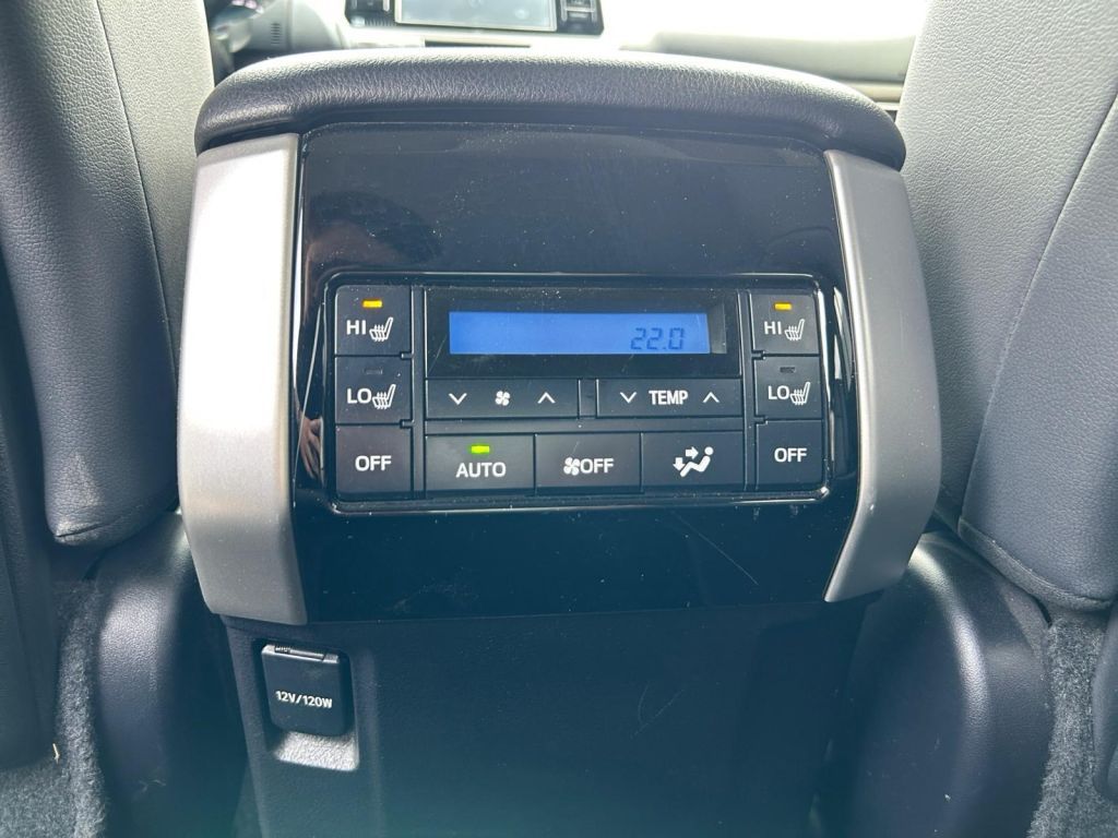 Fahrzeugabbildung Toyota Land Cruiser 2.8 D-4D Automatik Executive