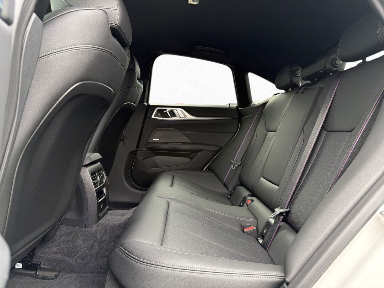BMW i4 - Bild 12