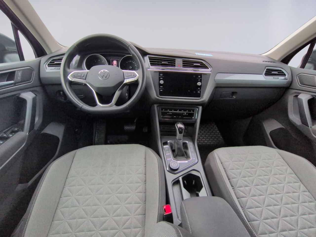 Tiguan 2.0 TSI DSG 4M Life KAMERA+MATRIX+NAVI