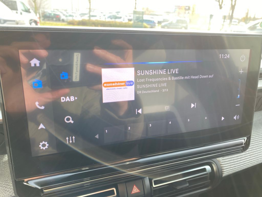 Fahrzeugabbildung Citroën C3 Turbo 100 MAX *Winter-Pak*CAM*Allwetter*Navi*