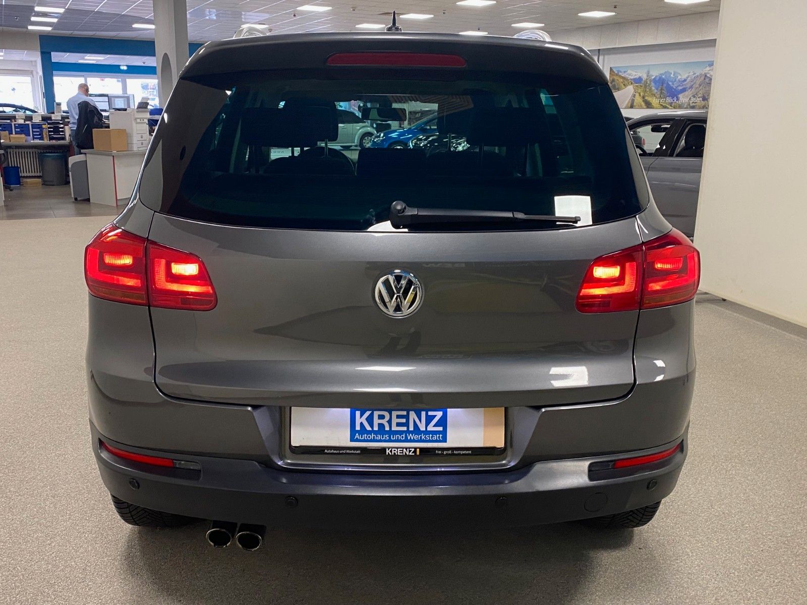 Fahrzeugabbildung Volkswagen Tiguan 2.0 TSI DSG 4MOTION LIFE+1.HAND+Bi-XENON+