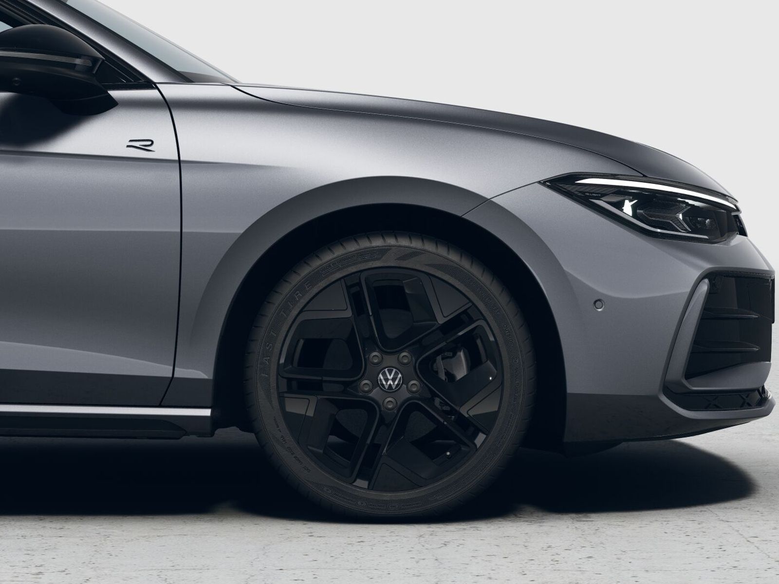 Fahrzeugabbildung Volkswagen Passat  R-Line 2.0 TDI DSG *AHK, Navi, Black-Sty