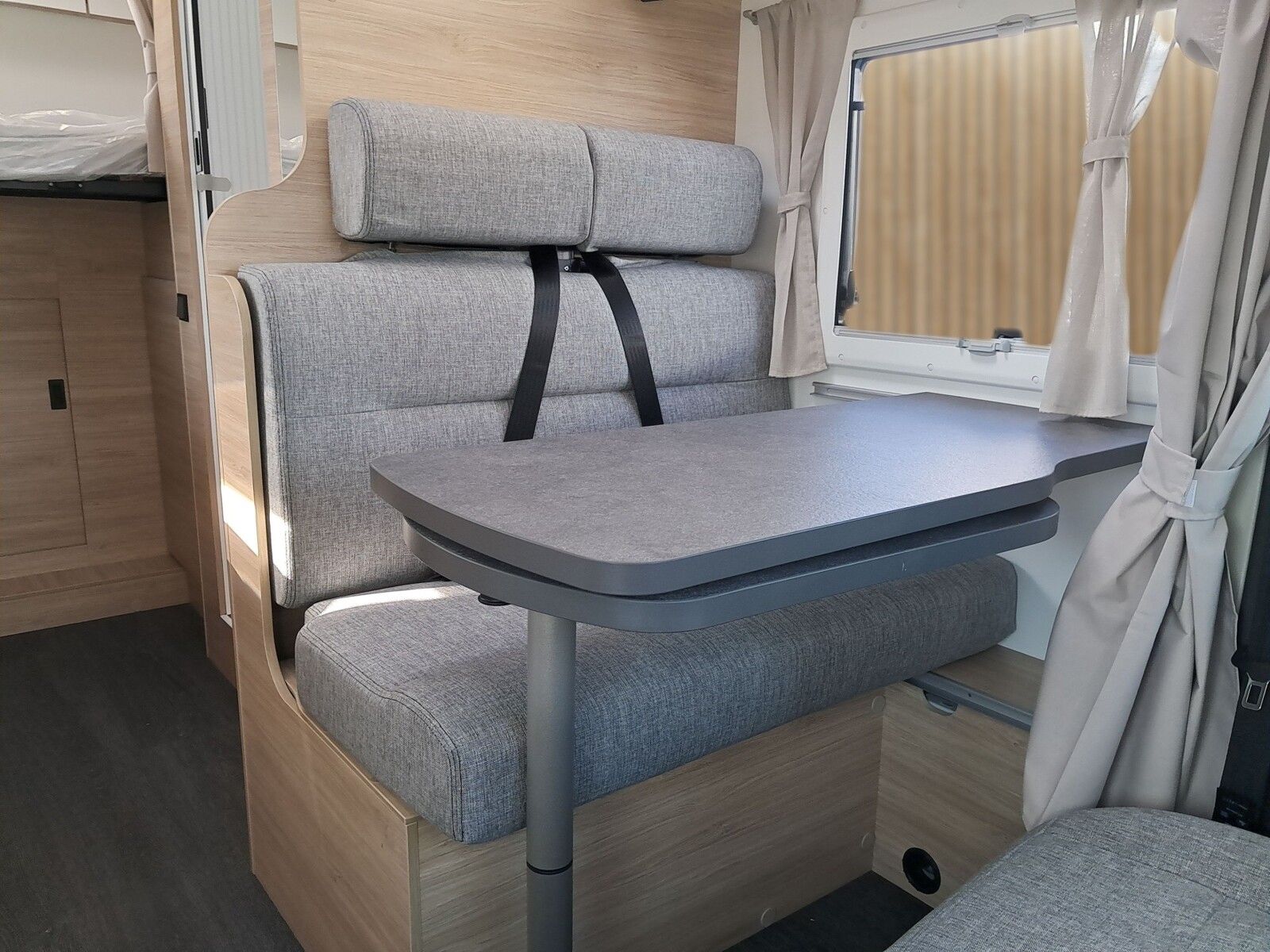 Fahrzeugabbildung Chausson Alkoven First Line C514 Solar, Markise, RFK