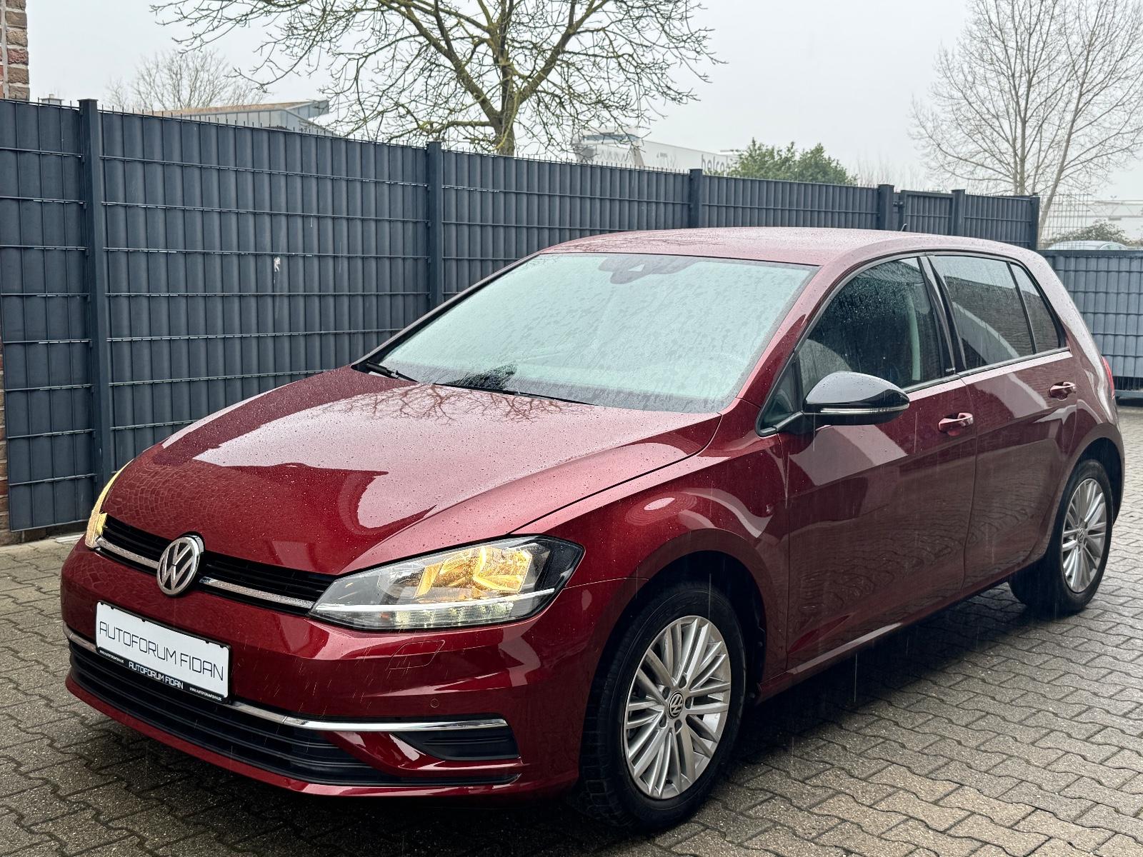 Volkswagen Golf VII Lim. IQ.DRIVE KAMERA|CARPLAY|ACC|PDC