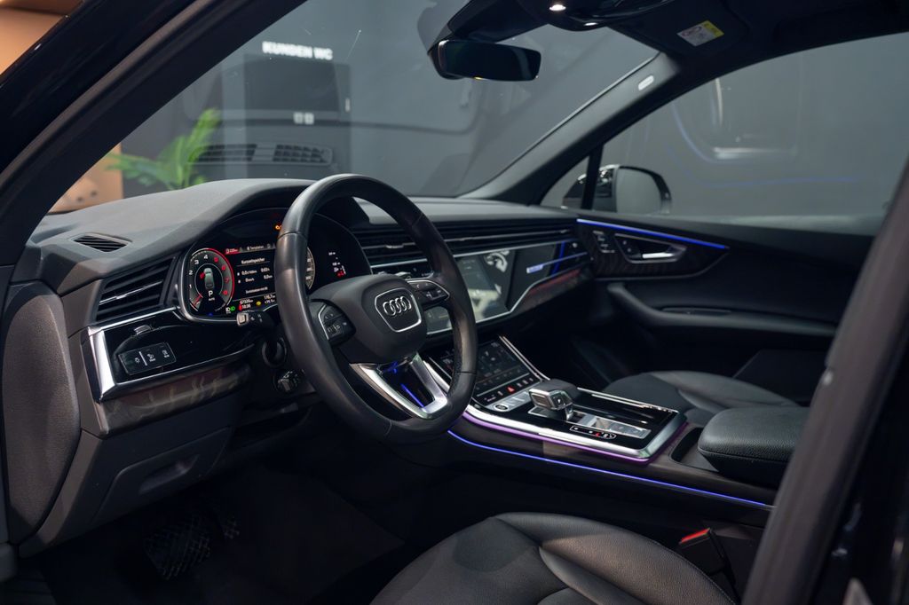 AUDI Q7 55 TFSI PANO*AHK*MATRIX*360*NAVI*ASSIST* AUDI Q7 55 TFSI PANO*AHK*MATRIX*360*NAVI*ASSIST*