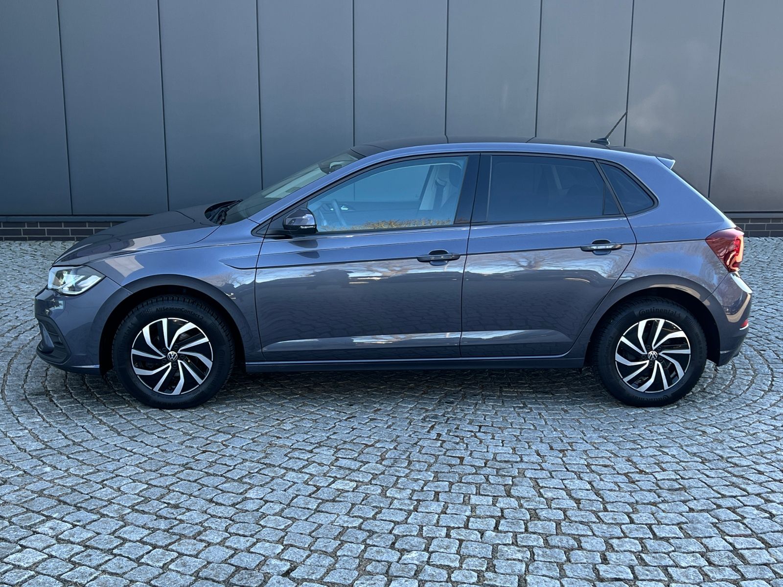 Fahrzeugabbildung Volkswagen Polo 1.0 TSI Life *AppConnect, Sitzheizung, ACC*