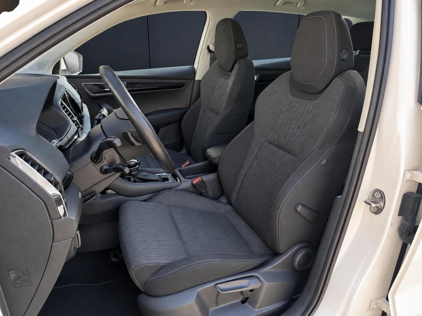 Skoda Karoq Style AHK PANO DAB NAVIGATION RKF SHZ PDC