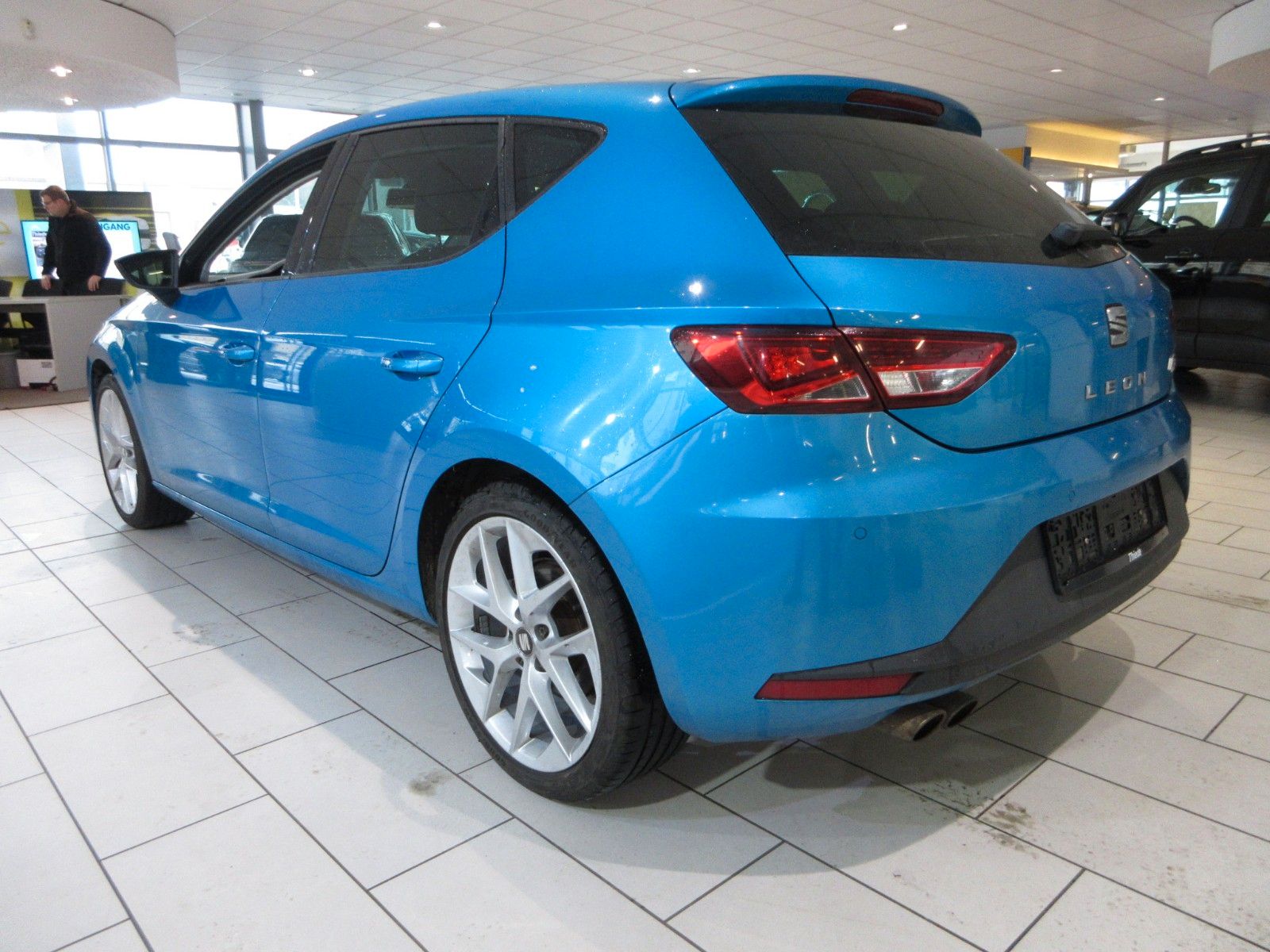 Fahrzeugabbildung SEAT Leon 1.8T FR LED/SHZ/PDC/18"ALU/TEMPOMAT