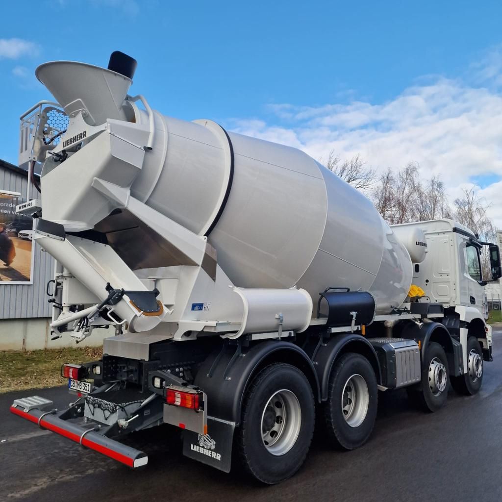 Fahrzeugabbildung Mercedes-Benz Arocs 3240 B Liebherr HTM 905 Rückfahrkamera