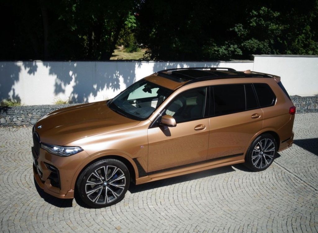 Image of BMW X7