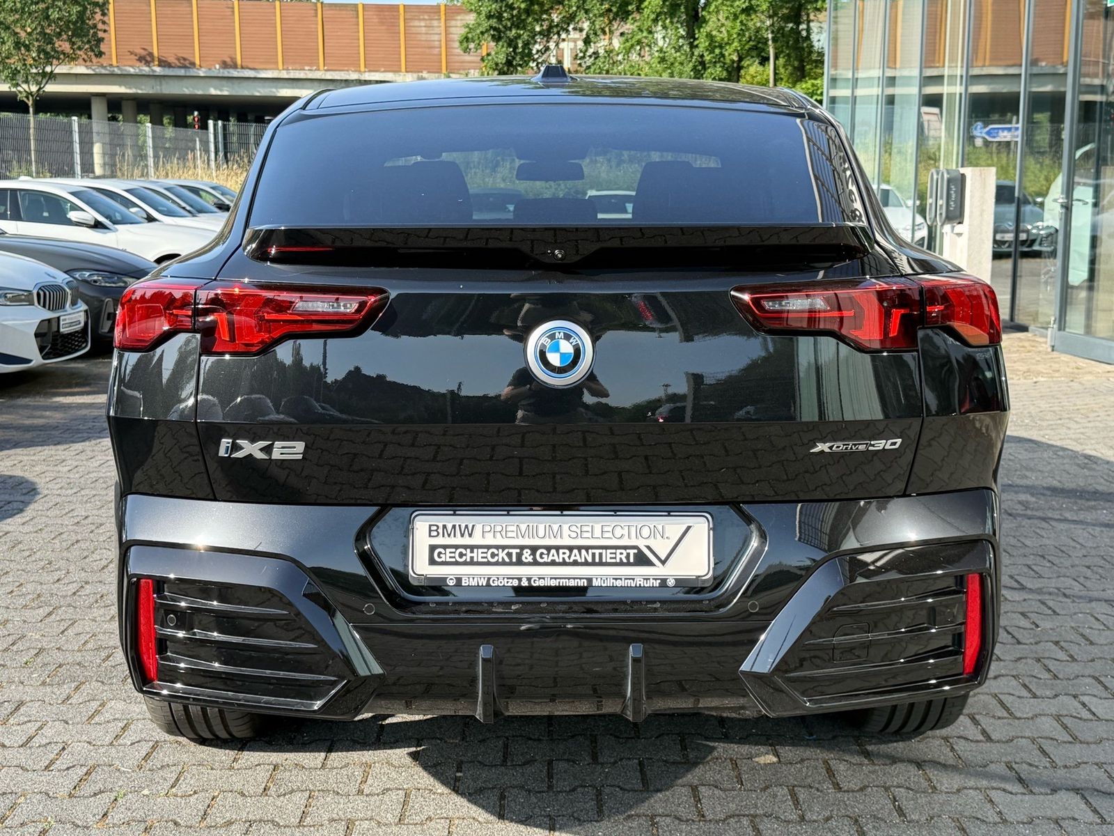 BMW iX2 - Bild 22