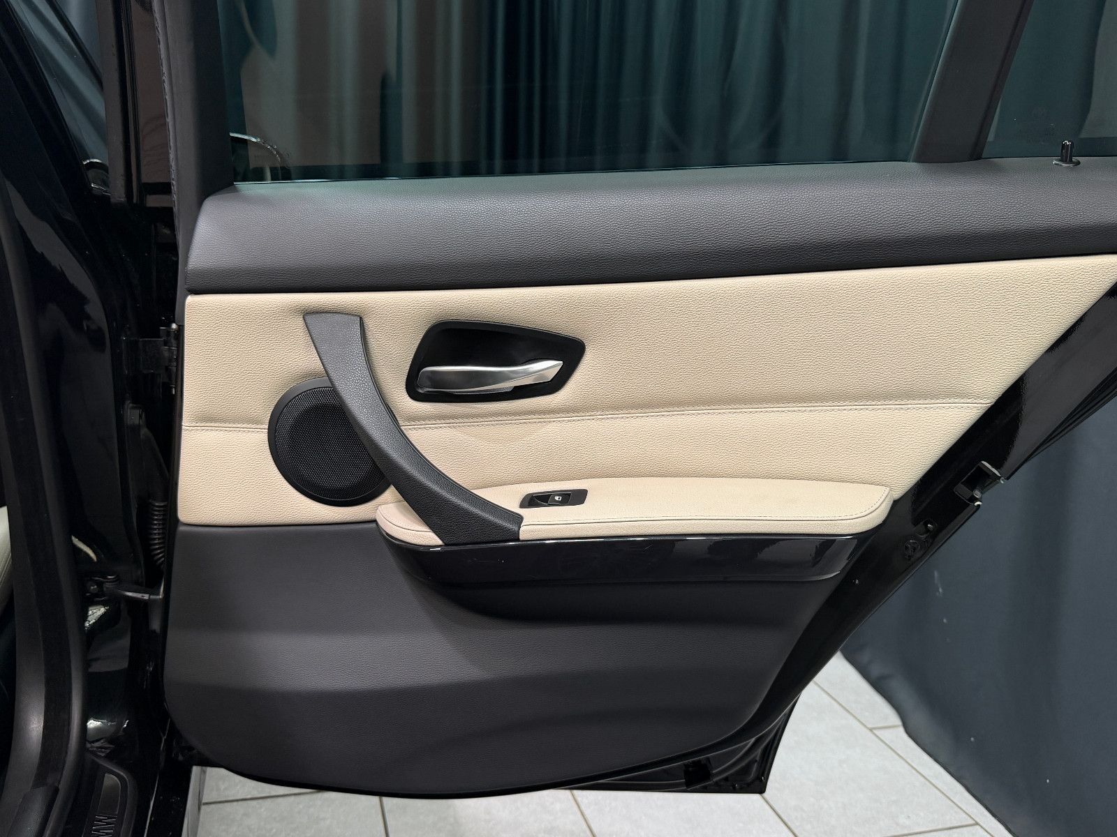Fahrzeugabbildung BMW 335 i xDrive Touring|LEDER|NAVI|PANO