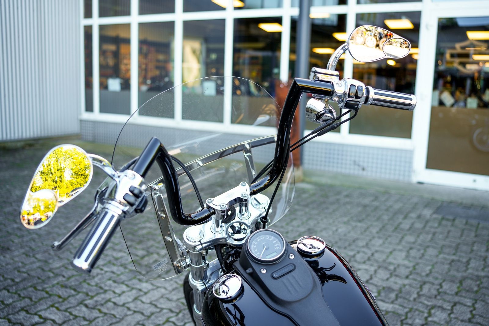 Fahrzeugabbildung Harley-Davidson FXDB Dyna Street Bob Twin Cam 96 - APE LENKER