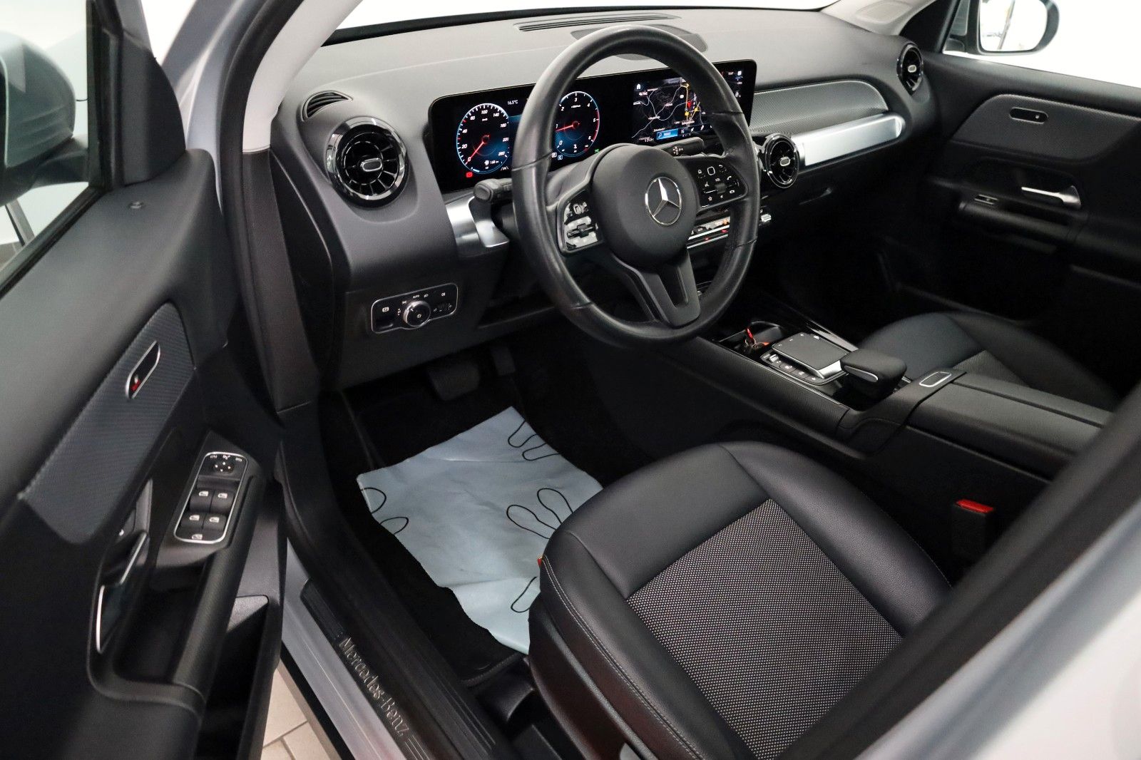 Fahrzeugabbildung Mercedes-Benz GLB 200d T.Leder,Navi,LED,SH,Park Paket,Kamera