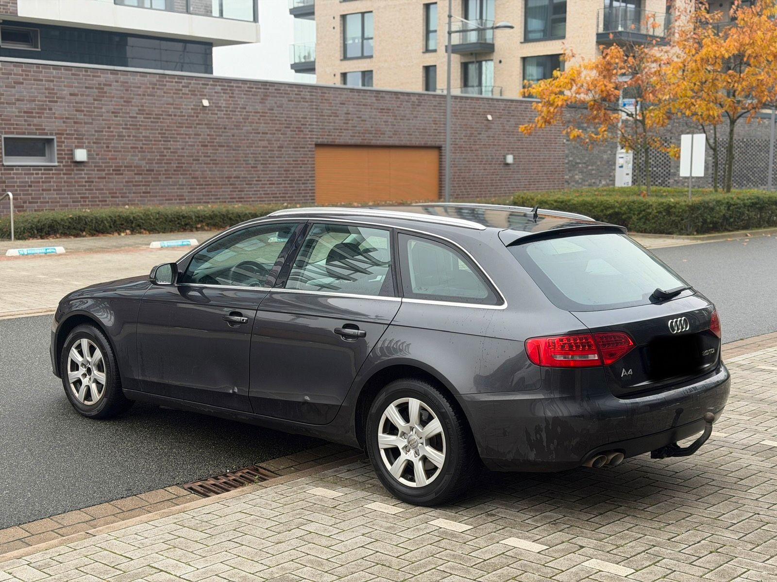 Audi A4 2010 — photo 5