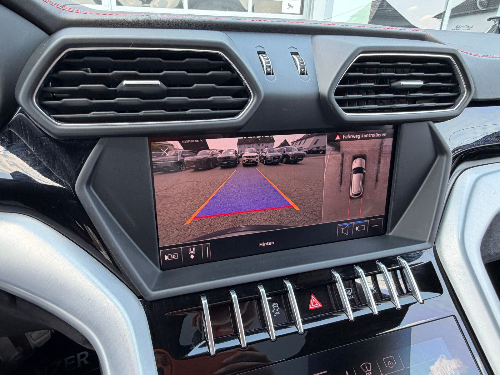 Fahrzeugabbildung Lamborghini Urus/PANO/23ZOLL/B&O-3D/360KAM/HEAD-UP