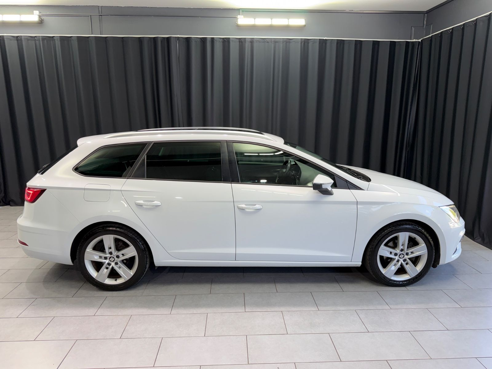 Fahrzeugabbildung SEAT Leon ST FR |RF-CAM|2.HAND