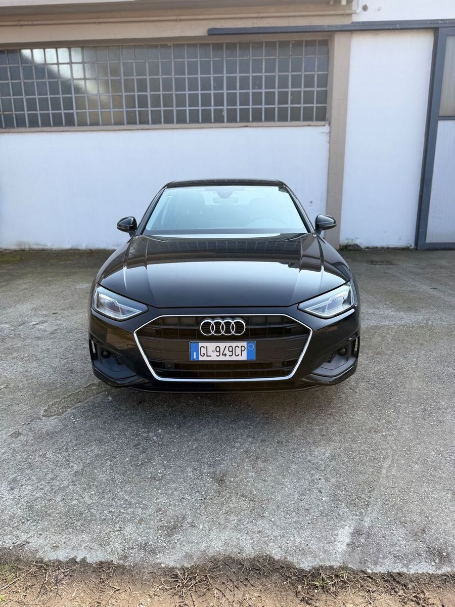 Audi A4 30 TDI/136 CV S tronic line edition imagem 2