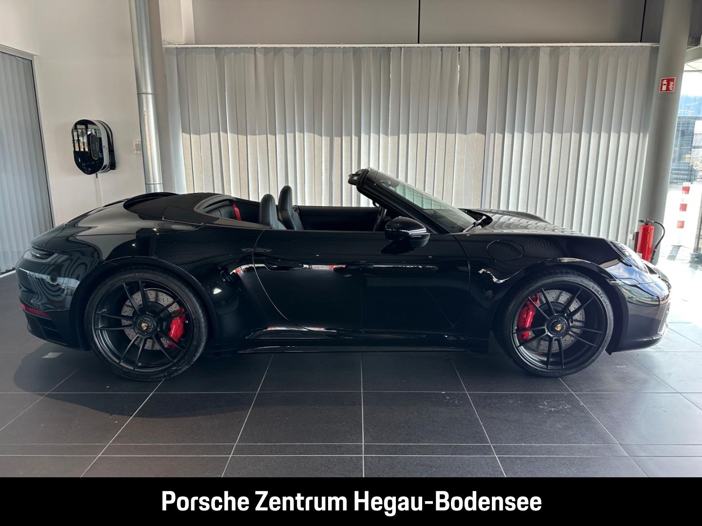 Porsche 992 (911) Carrera 4 GTS Cabriolet/PDCC/BOSE/PDLS