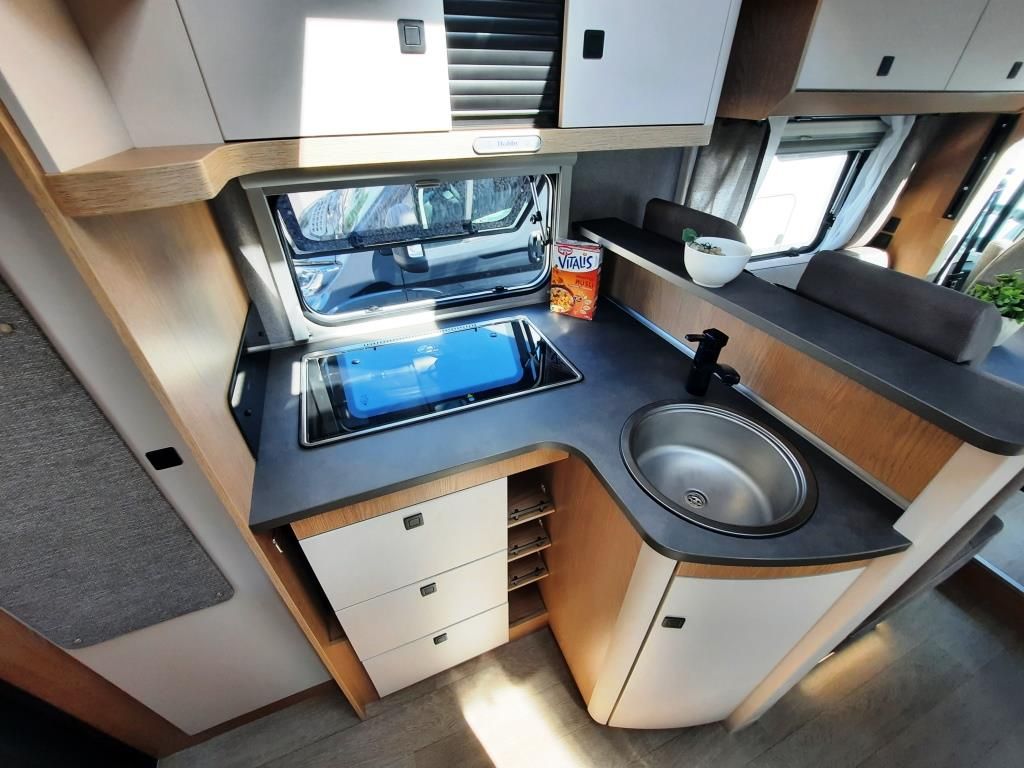 Fahrzeug Übersicht 13 Fahrzeugabbildung Hobby ONTOUR T 700 FH Verfüg./Sparen Sie 22.709,- €