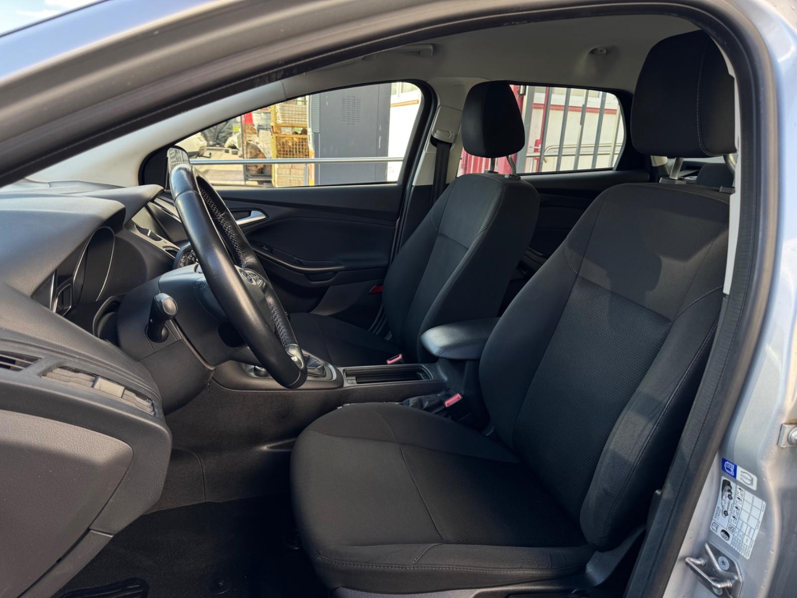 Ford Focus 2015 — photo 15