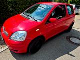 Toyota Yaris 1.3 Sol Auto TÜV 10.2026 - gebrauchte Toyota Yaris aus dem Jahr 2005