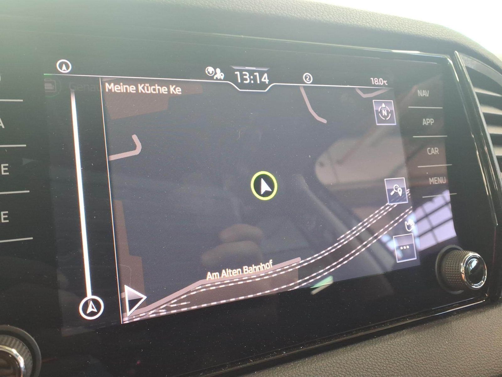 Karoq 2.0 TDI Tour 4x4, AHK, RearView, ACC,Navi,