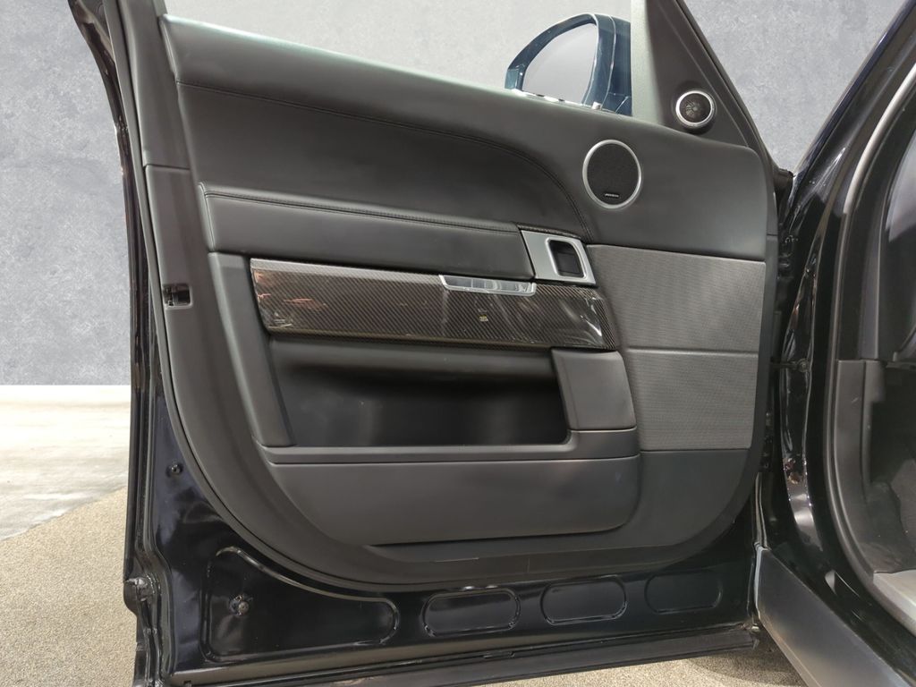 Land Rover Range Rover Sport P575 SVR