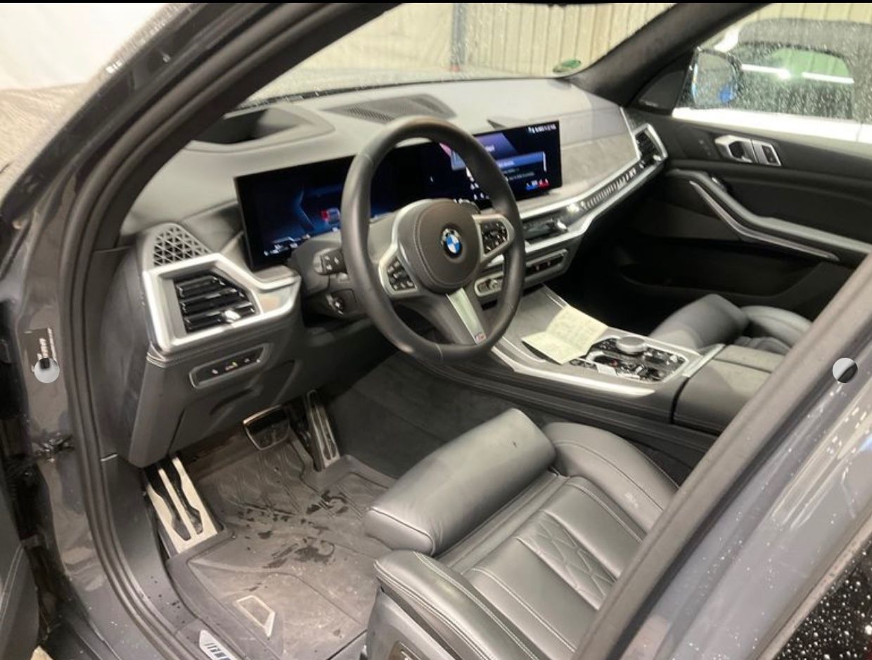 Fahrzeugabbildung BMW X7 xDrive 40 d M Sport Pro |22-ZOLL|7 SITZE|AHK