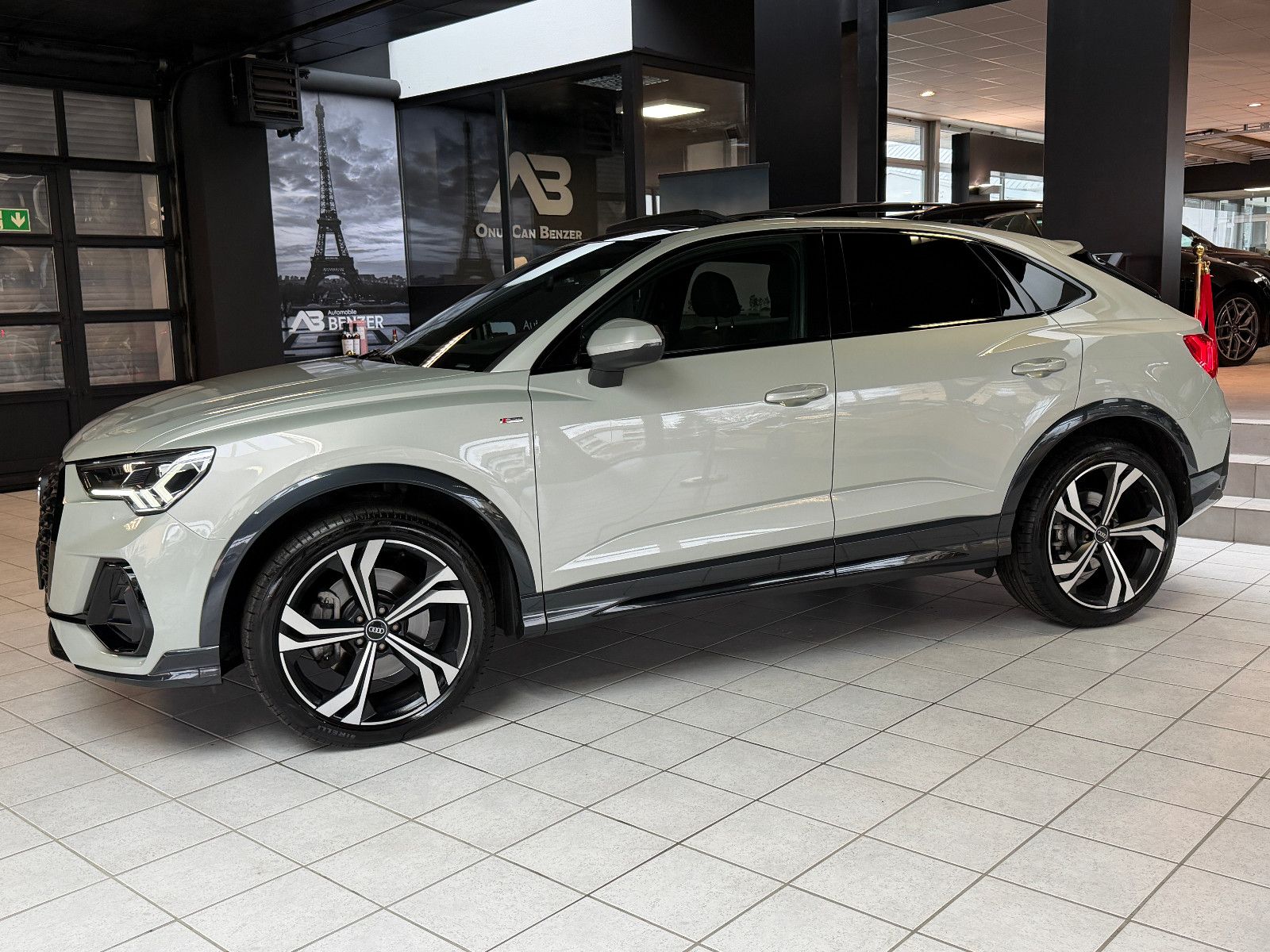 Fahrzeugabbildung Audi Q3 Sportback 45 TFSI quattro S line/PANORAMA/