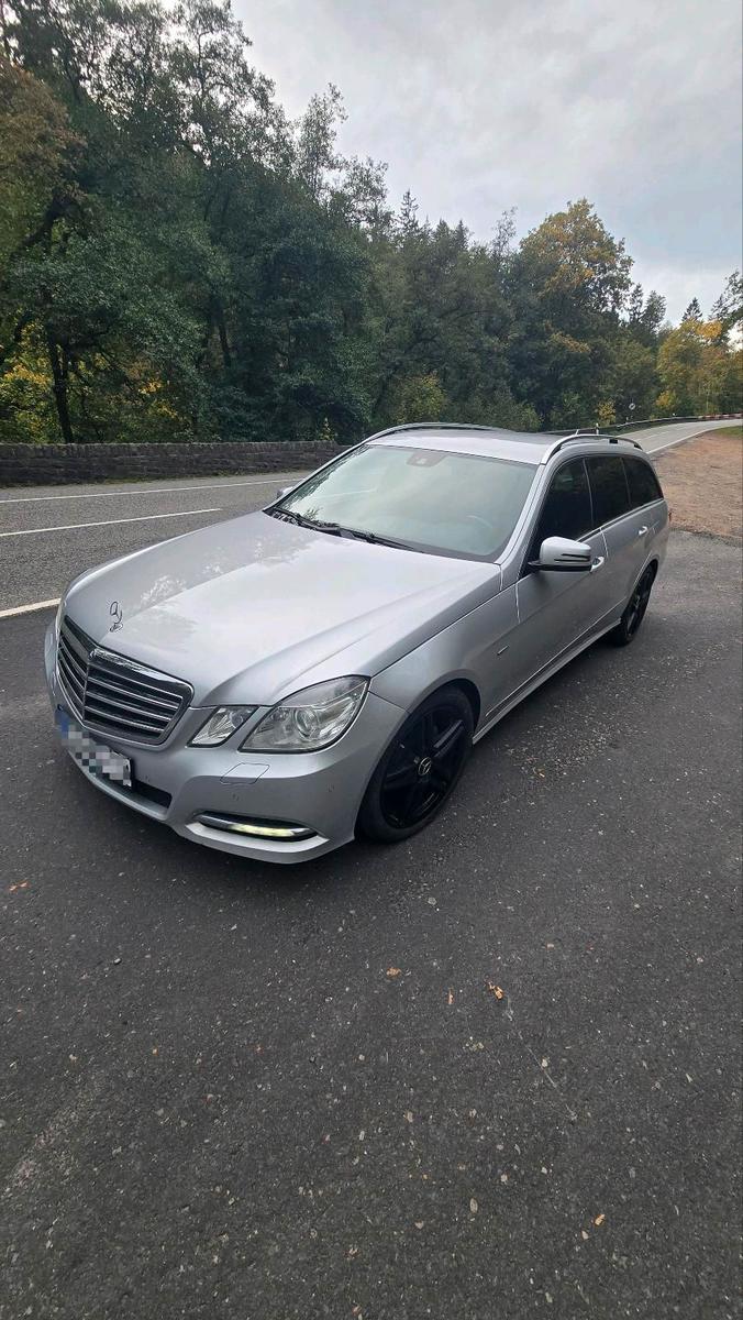 Mercedes-Benz E 220