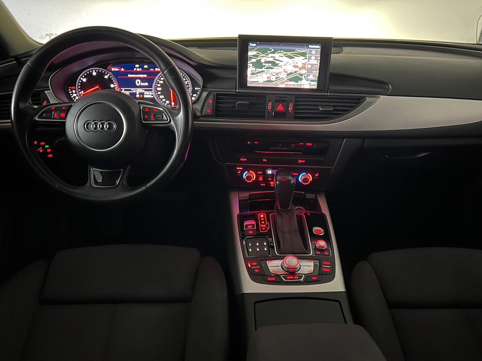 Fahrzeugabbildung Audi A6 Avant 2.0 TDI ultra/NAVI/KAMERA/4-ZONEN/ACC