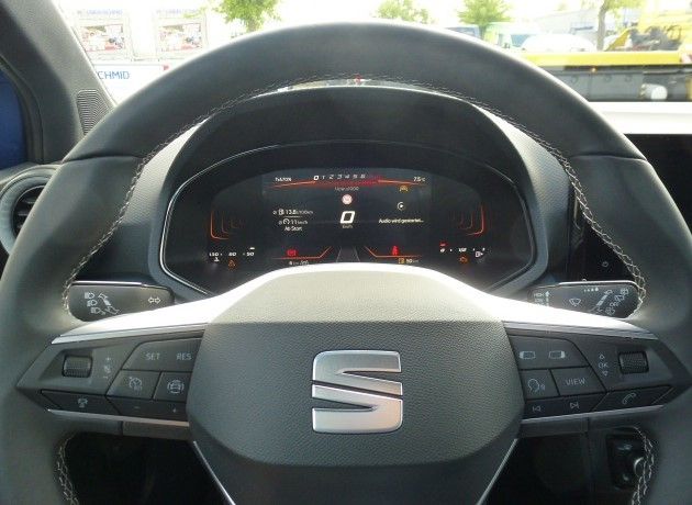 Fahrzeugabbildung SEAT Arona Xperience 1.0 TSI + NAVI + LED + SHZ