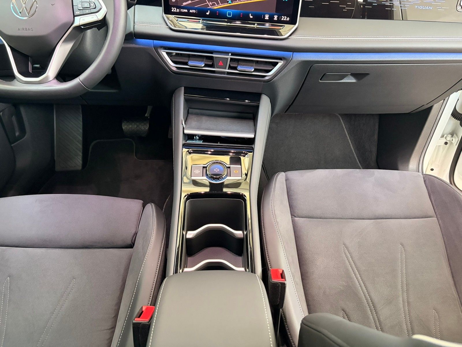 Fahrzeugabbildung Volkswagen Tiguan Elegance 1.5 eTSI DSG +ACC +IQ.Light +AHK