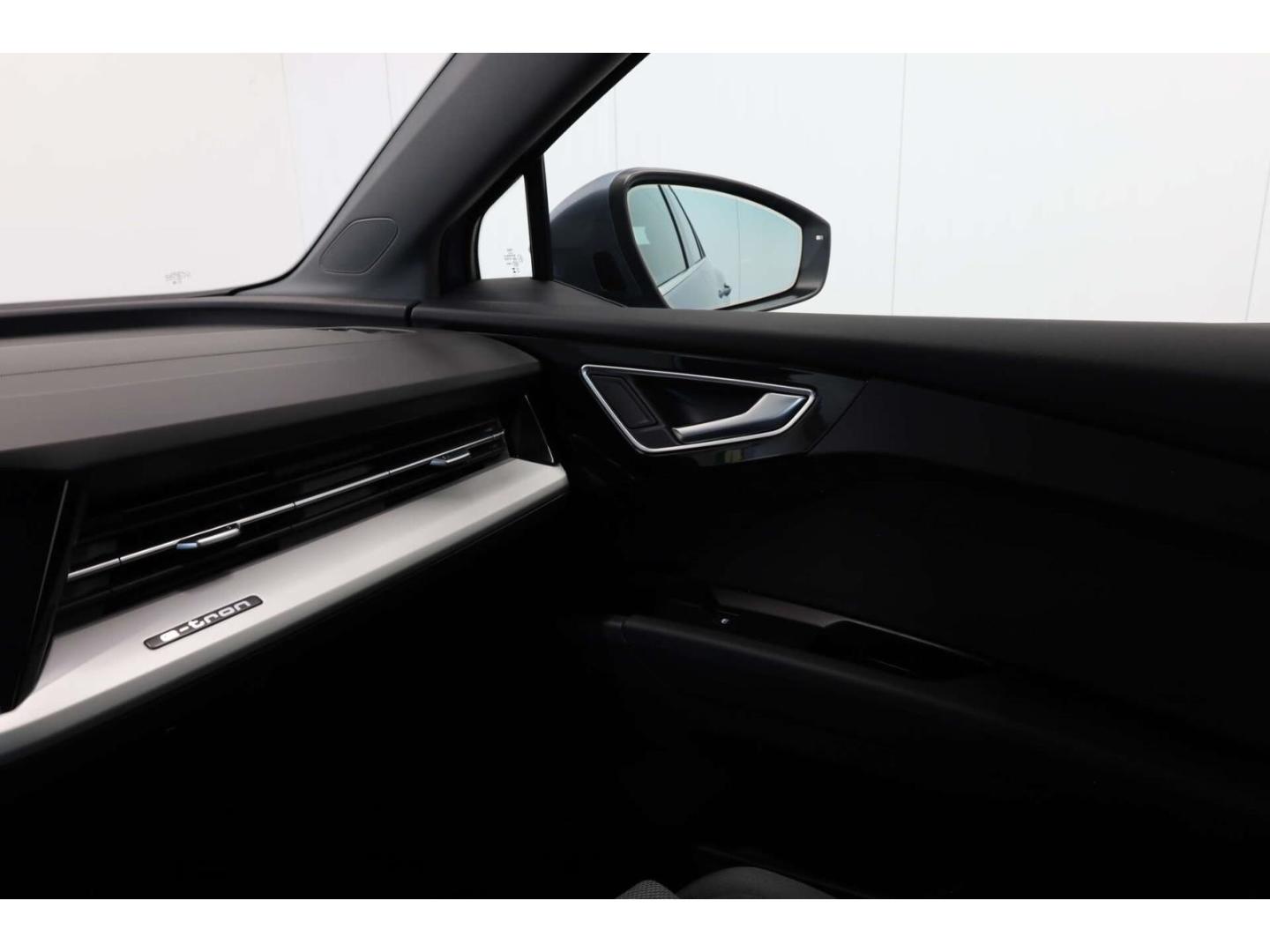 Audi Q4 45 quattro AHK/W-Pumpe/RFK/P-Dach/ACC, миниатюра 20