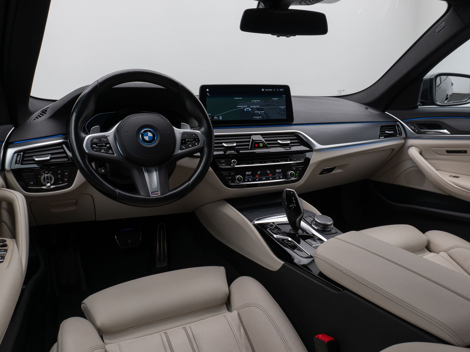 Fahrzeugabbildung BMW 530e xD M Sport Kamera Laser HUD DAB Komfort AHK