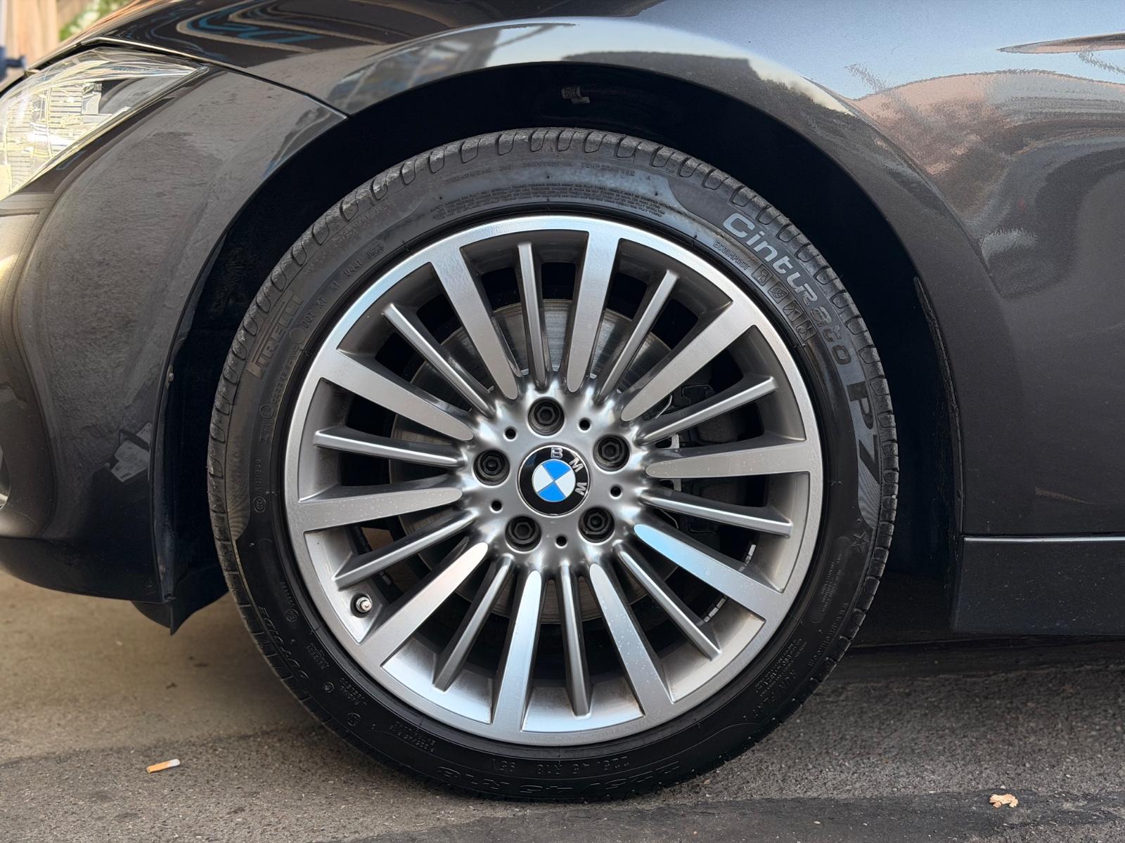 BMW 330i Touring Luxury Line LED/SHZ/Navi/Leder/F31
