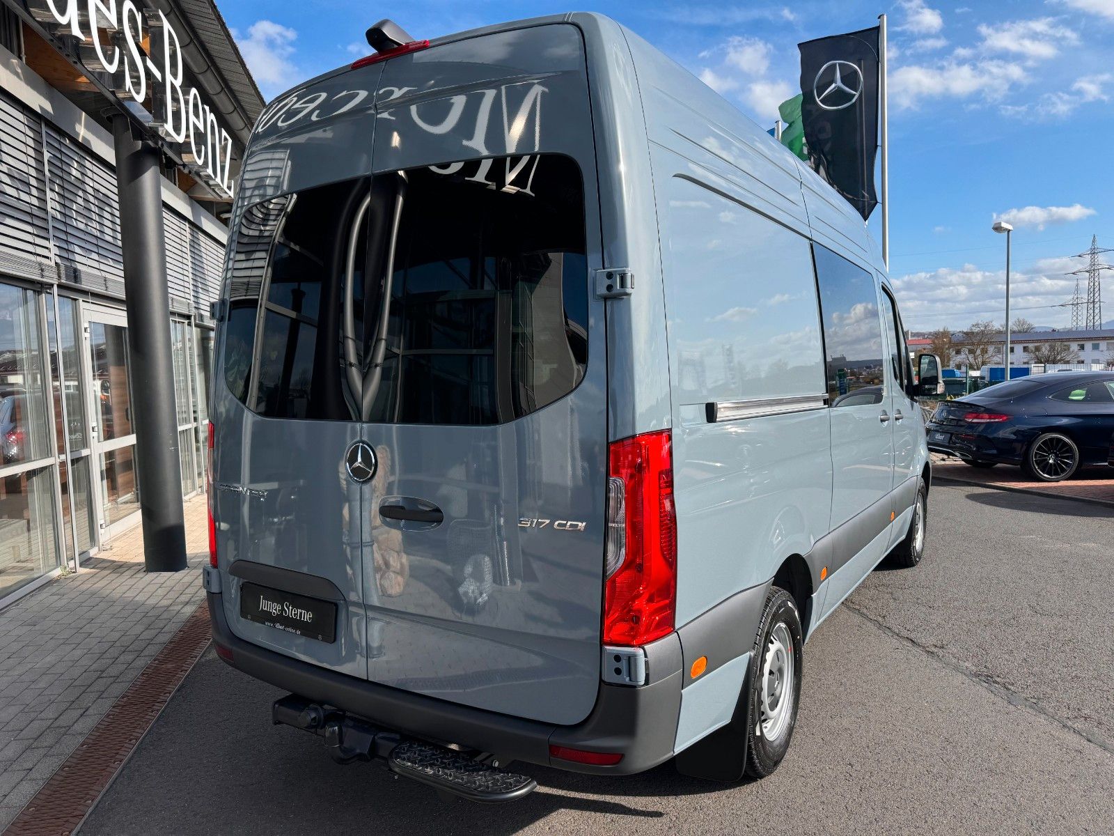 Fahrzeugabbildung Mercedes-Benz Sprinter 317 CDI DoKa/Mixto 9G Klima Kamera AHK
