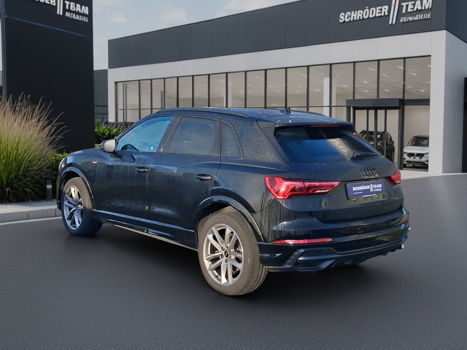 Audi Q3 45 TFSI e S line Pano Sonos LED CarPlay RFK A imagem 3