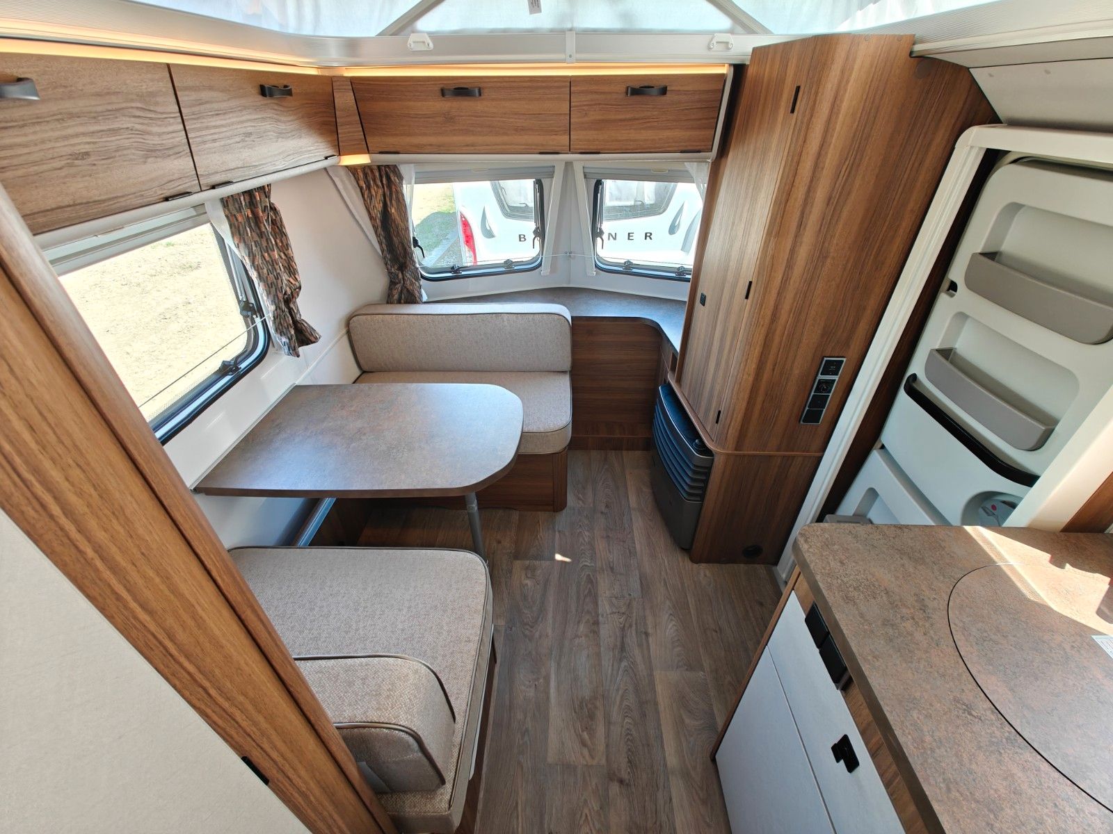 Fahrzeugabbildung HYMER / ERIBA / HYMERCAR Touring 550 Legend Urban 2026