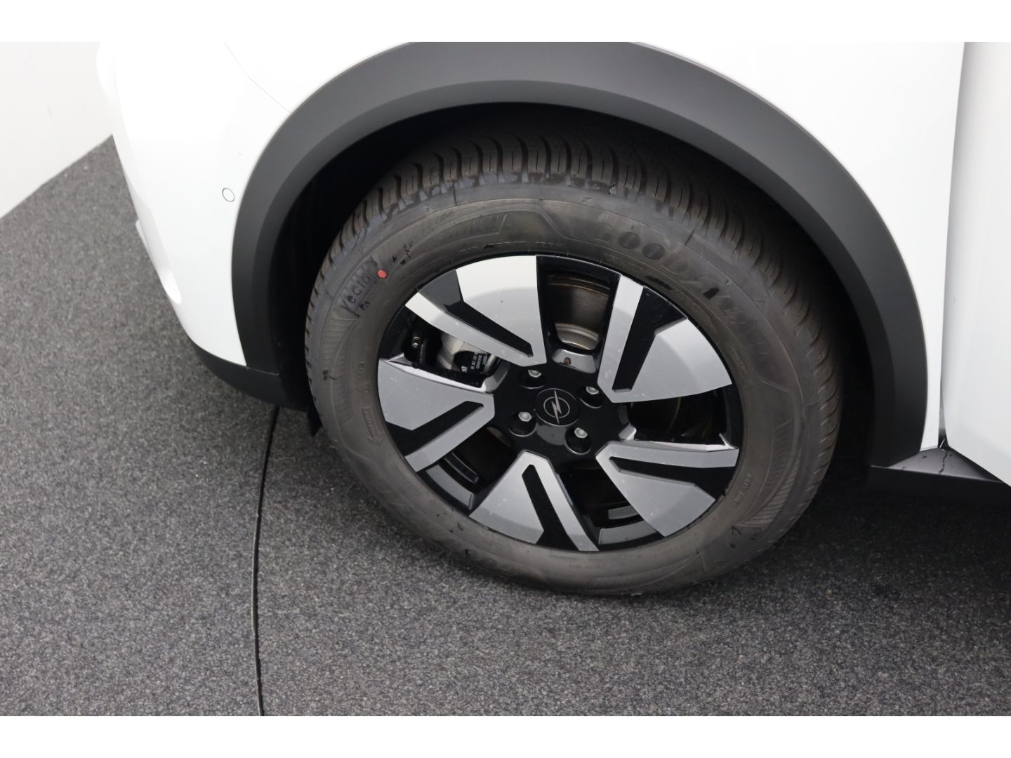 Fahrzeugabbildung Opel Frontera Electric GS 83 kW LED,Allwetter,Kamera