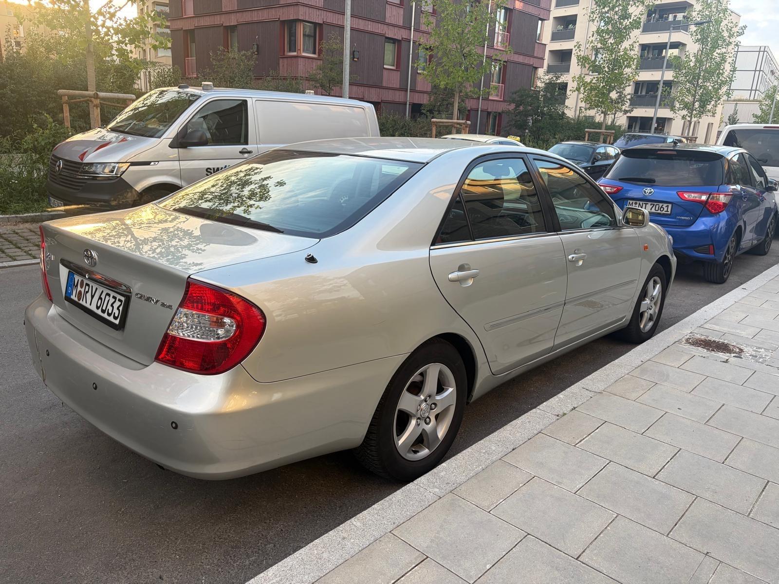 Toyota Camry 2.4 Auto -