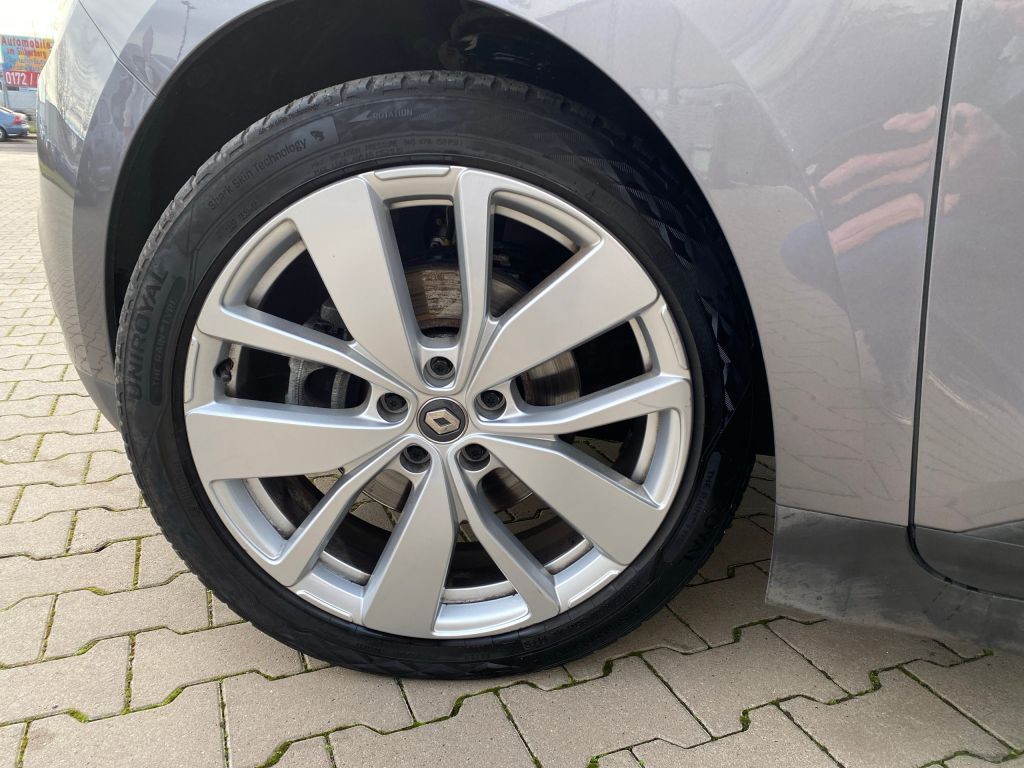 Fahrzeugabbildung Renault Grand Scenic Benzin 140 GPF LIMITED *SHZ*Keyless