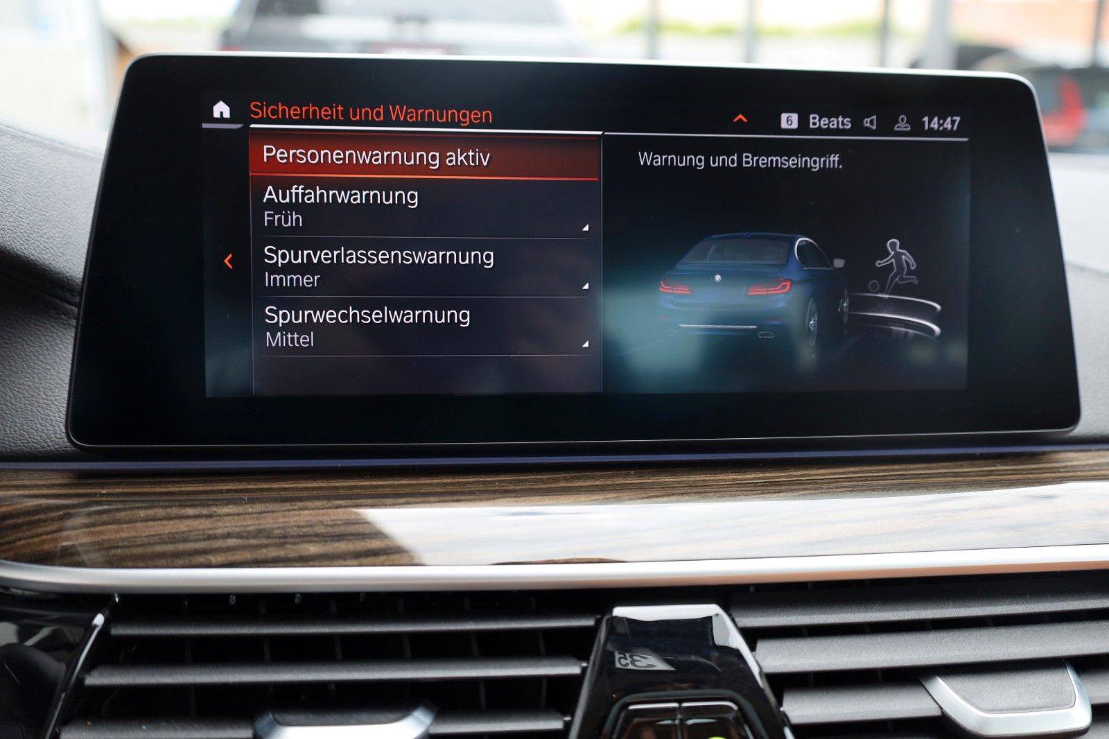 Fahrzeugabbildung BMW 520 d xDrive Lim. Luxury,Leder,Navi,Kamera,SD,SH