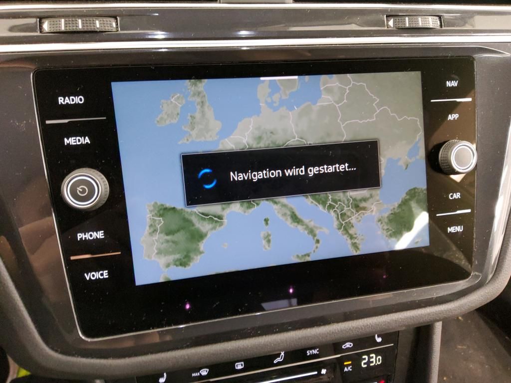 Fahrzeugabbildung Volkswagen Tiguan TSI Life DSG LED AHK Navi ACC RFK SH