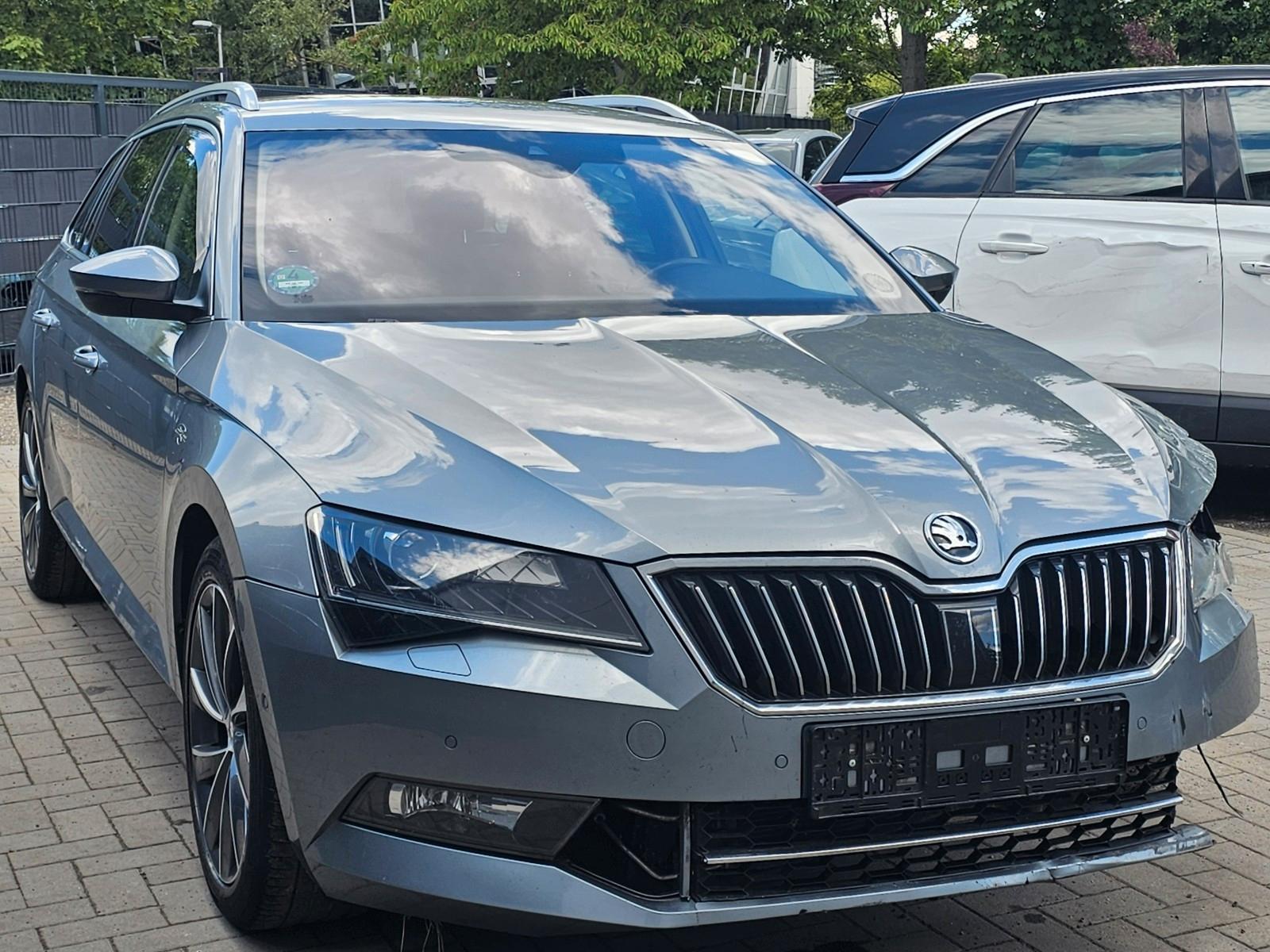 Skoda Superb Combi L&K 4x4*CANTON*ACC*NAVI TOUCH*CAM*V