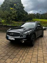 Infiniti QX70 5.0 S Premium 